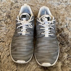 Womens Nike Roshe White Black Cool Grey 7